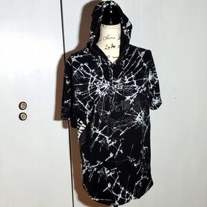 Original Gravity- Mens Black/White Hooded shirt" Undefeated" NYC  Sz. Large